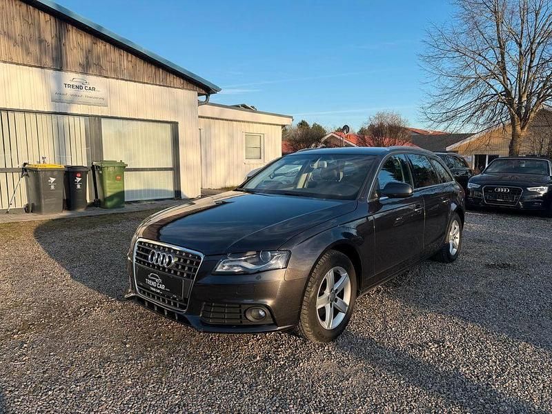 Gebraucht Audi A4 Attraction 143 PS (105 kW) 2011 Grau Kombi