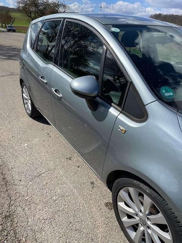Gebraucht Opel Meriva Edition 120 PS (88 kW) 2010 Silber Van / Kleinbus
