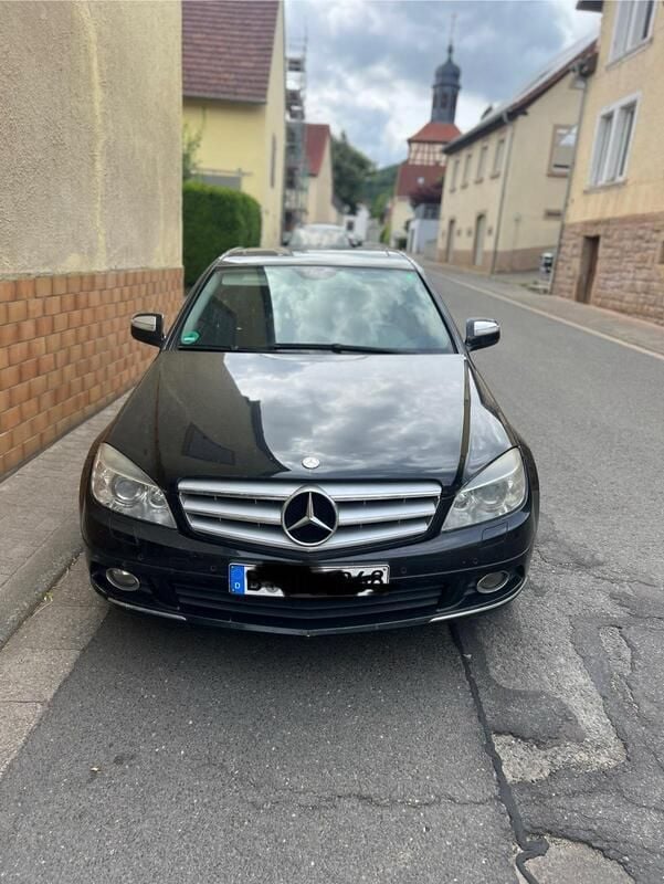 Schwarz Gebraucht 2009 Mercedes C220 Limousine | 5.500 € - Bild 1/4