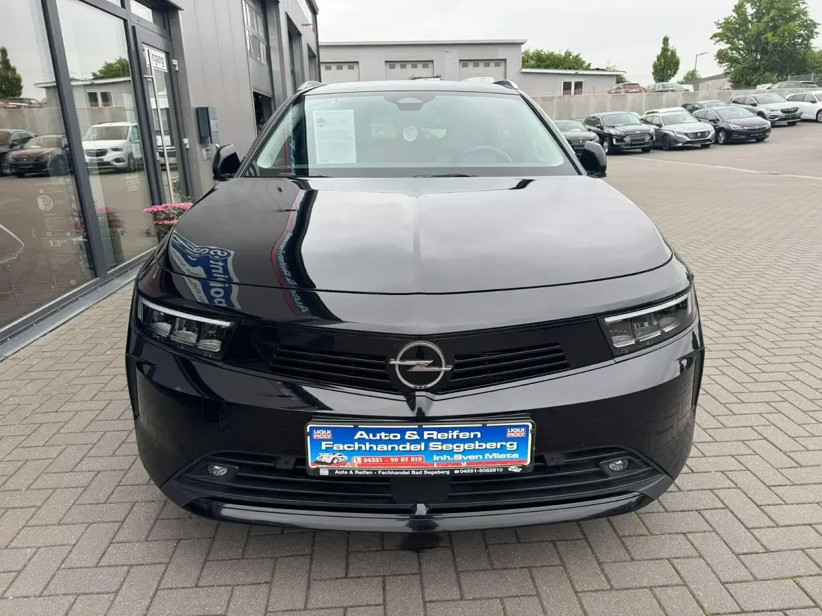 Gebraucht Opel Astra Elegance 131 PS (96 kW) 2024 Schwarz Kleinwagen