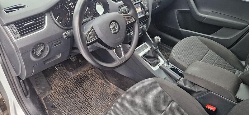 Gebraucht Skoda Octavia Ambition 140 PS (102 kW) 2014 Silber Kombi