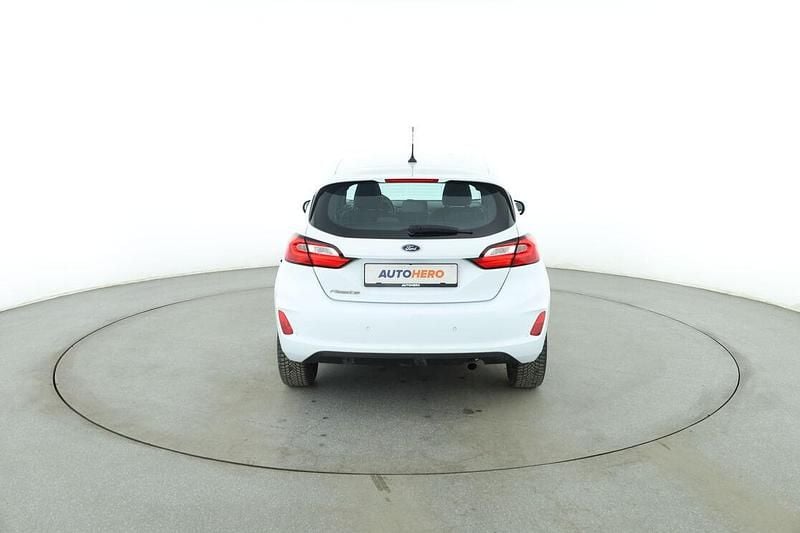 Gebraucht Ford Fiesta Cool & Connect 101 PS (74 kW) 2022 Weiß Limousine