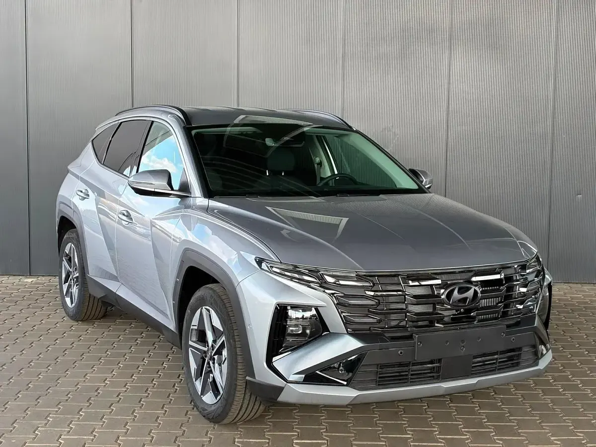 Neu Hyundai Tucson Comfort 160 PS (117 kW) 2025 Shimmering silver SUV