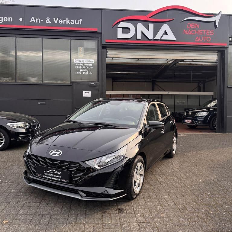 Gebraucht Hyundai i20 Select 101 PS (74 kW) 2025 Schwarz Kleinwagen
