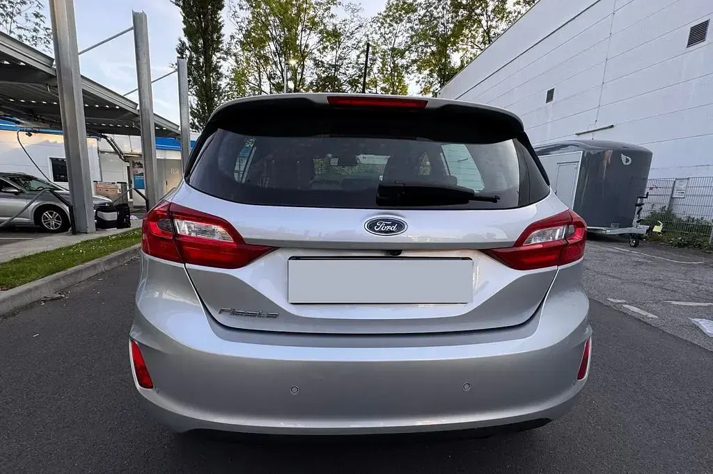 Usata Ford Fiesta Cool & Connect 86 CV (63 kW) 2018 Argento Utilitaria