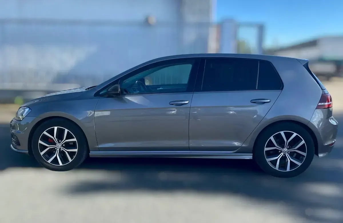 Gebraucht VW Golf VII Comfortline 140 PS (102 kW) 2014 Grau Kleinwagen