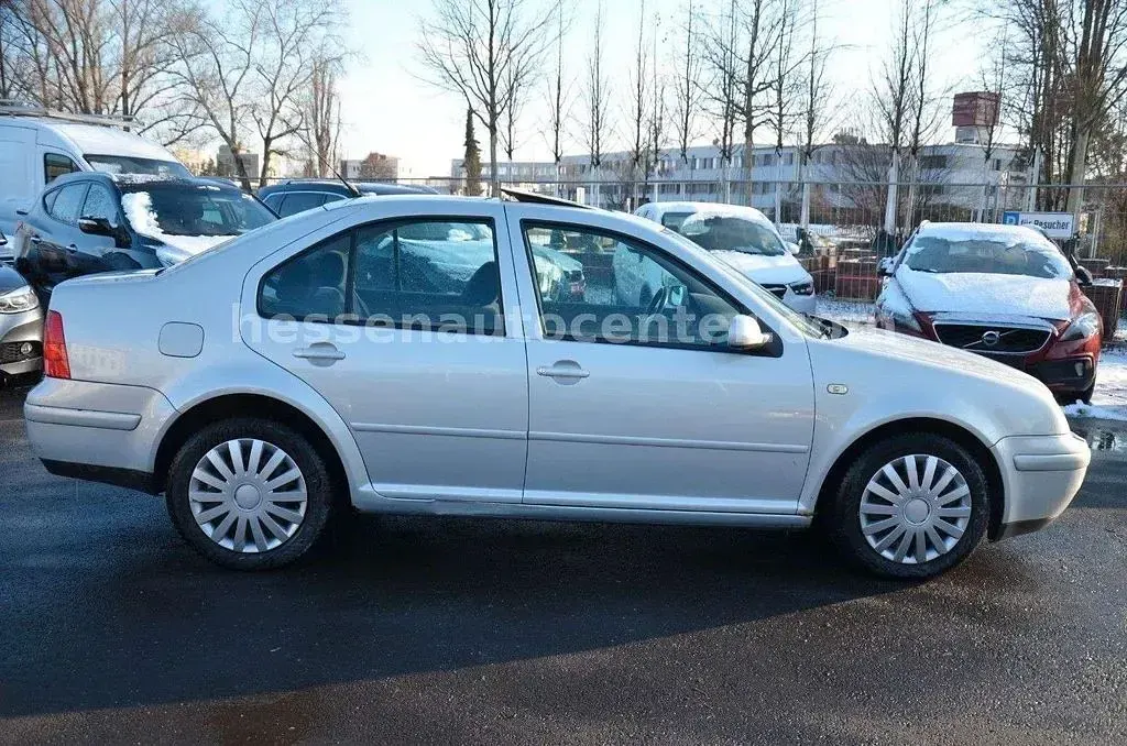 Gebraucht VW Bora Comfortline 90 PS (66 kW) 1999 Silber Limousine