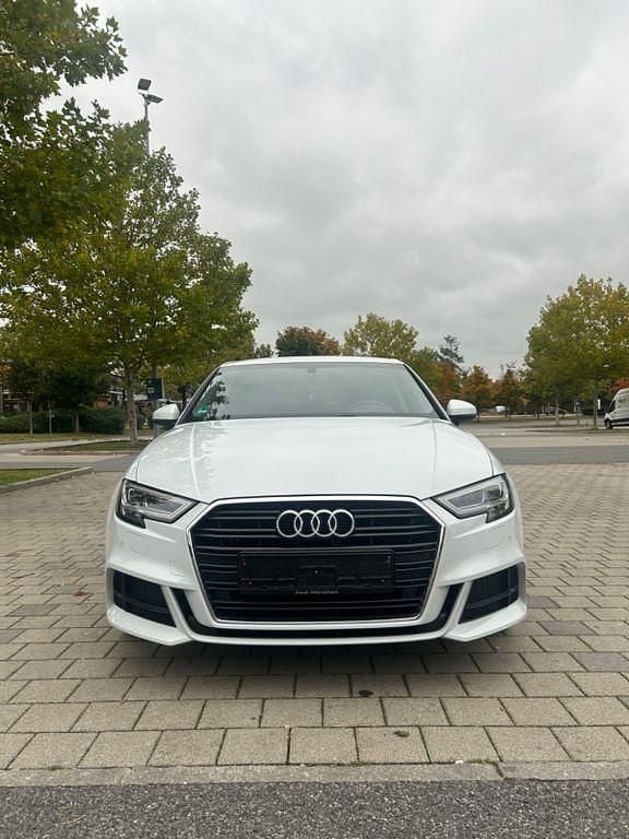 Weiß Gebraucht 2019 Audi A3 S-Line Limousine | 17.900 € (Guter Preis) - Bild 1/4