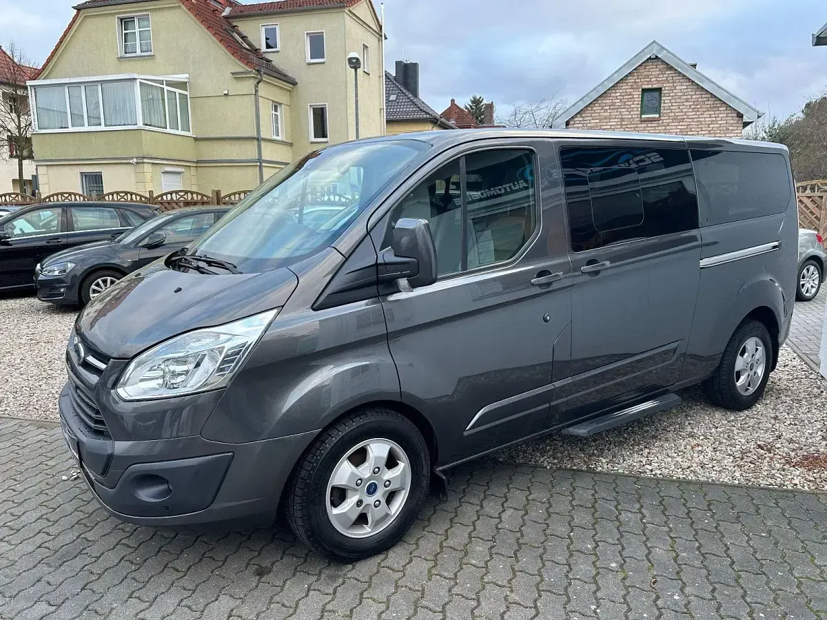 Gebraucht Ford Tourneo 170 PS (125 kW) 2017 Grau Van / Kleinbus