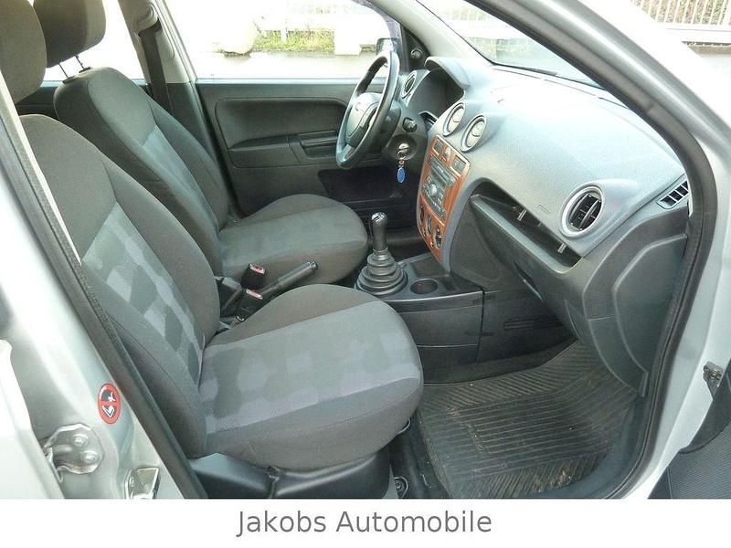 Gebraucht Ford Fusion 68 PS (50 kW) 2007 Silber Limousine