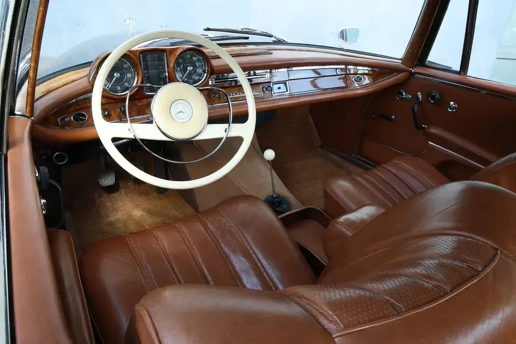 Gebraucht Mercedes 300 SE 170 PS (125 kW) 1965 Braun Coupé