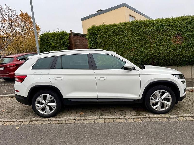 Weiß Gebraucht 2019 Skoda Kodiaq Style SUV | 22.700 € (Superpreis) - Bild 1/4