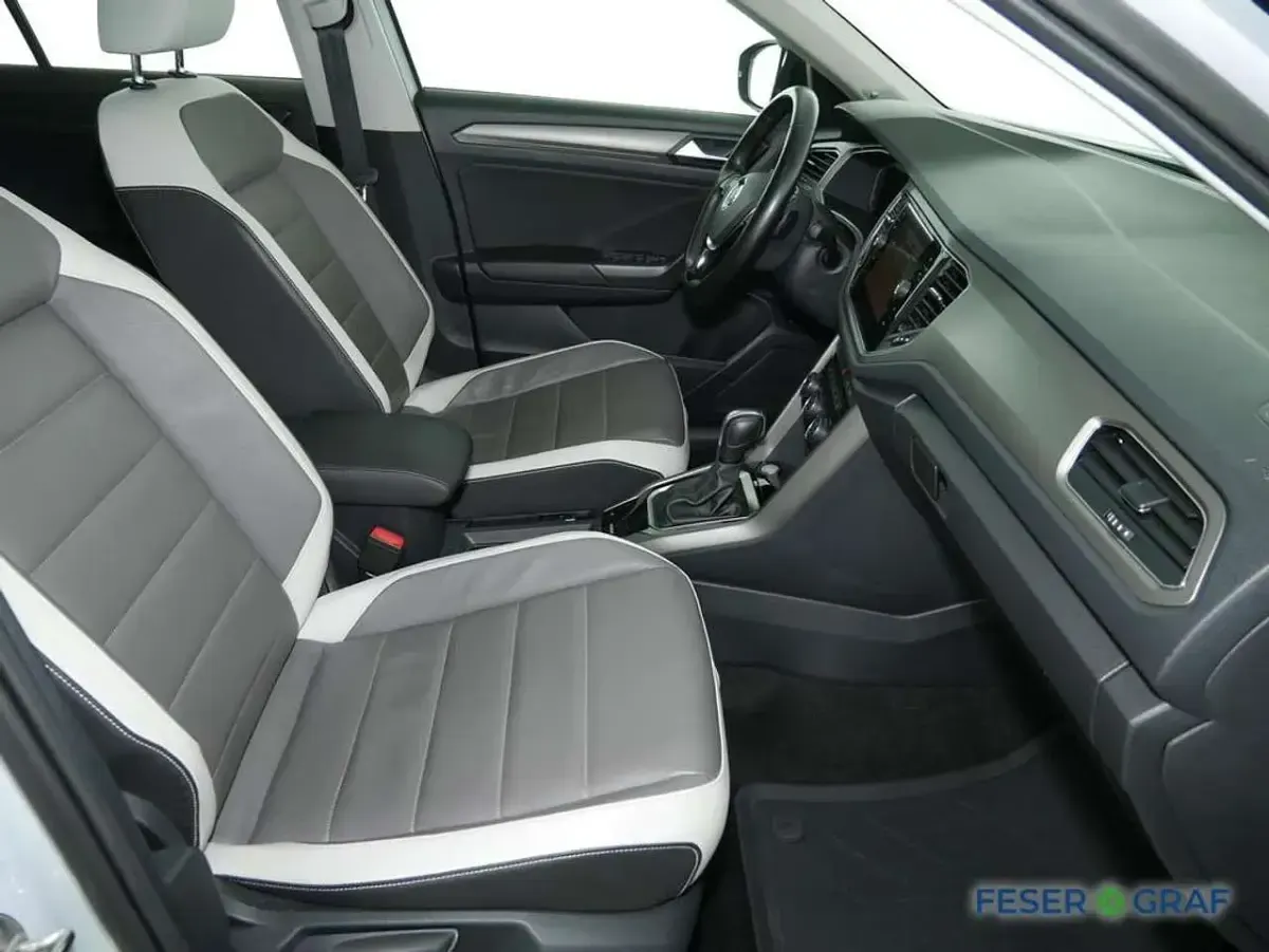 Gebraucht VW T-Roc R-line 150 PS (110 kW) 2020 White silver metallic SUV