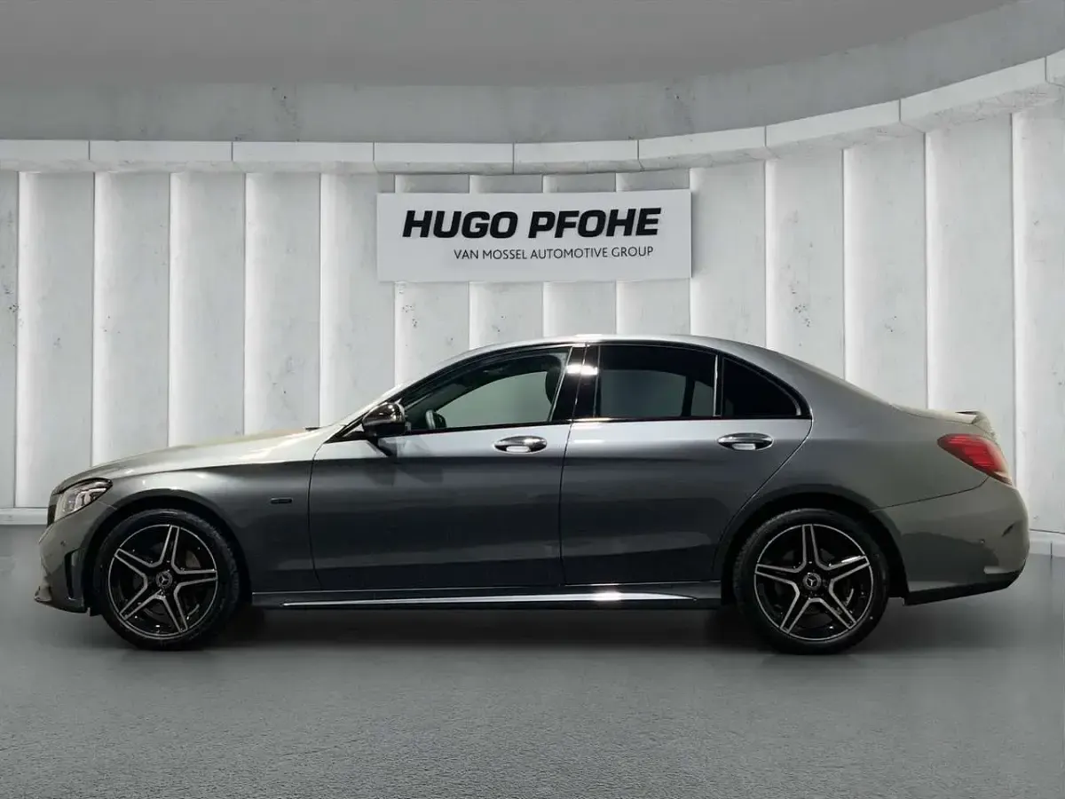 Gebraucht Mercedes C300e AMG line 211 PS (155 kW) 2020 Selenitgrau metalliclack Limousine