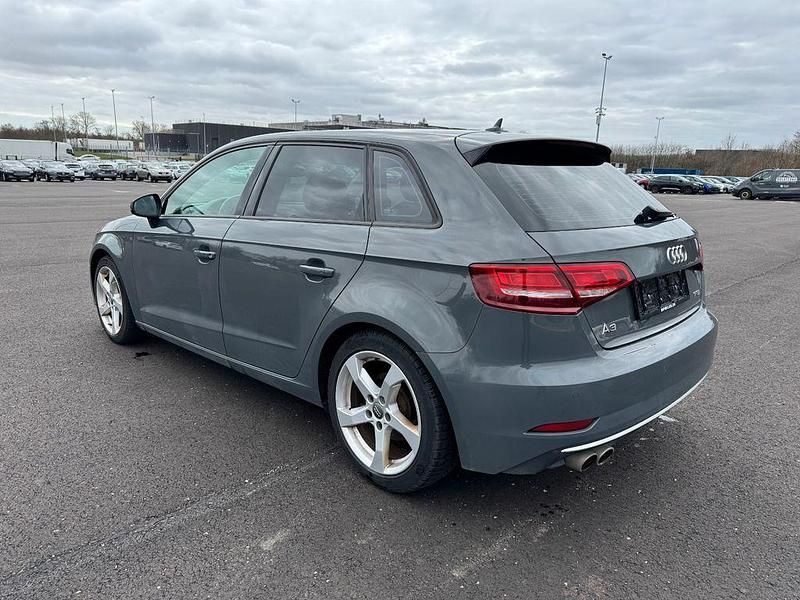Gebraucht Audi A3 Sport 150 PS (110 kW) 2017 Grau Limousine