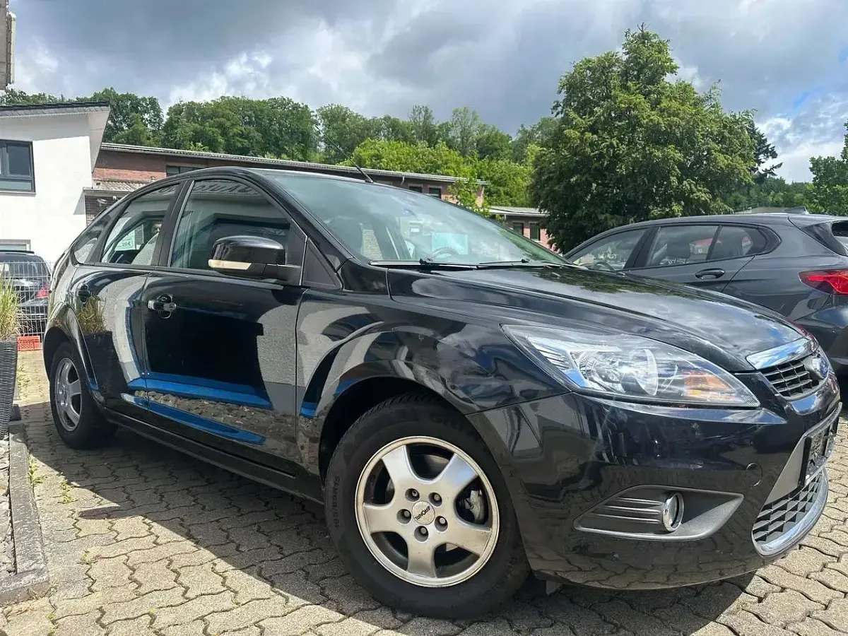 Gebraucht Ford Focus Titanium 101 PS (74 kW) 2009 Pantherschwarz metallic Kleinwagen