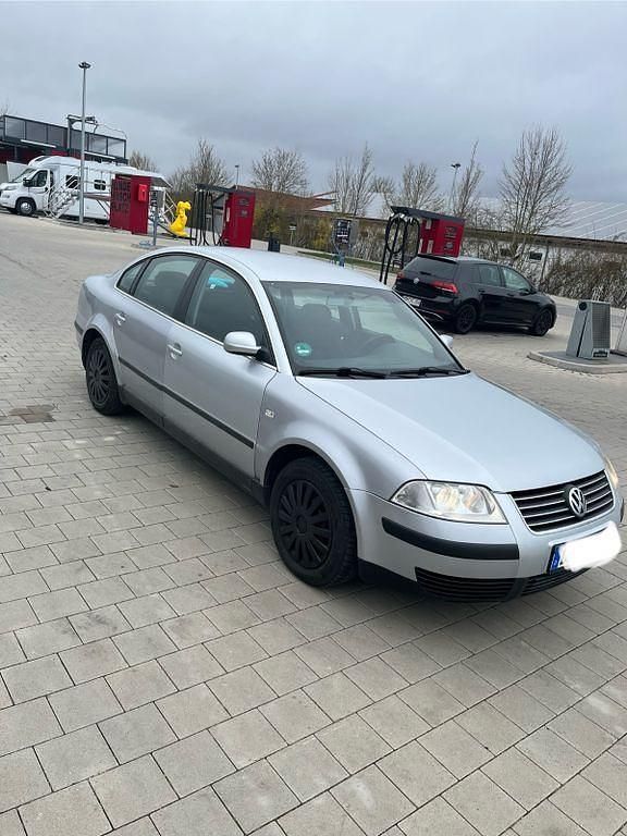 Gebraucht VW Passat Basis 102 PS (75 kW) 2001 Silber Limousine