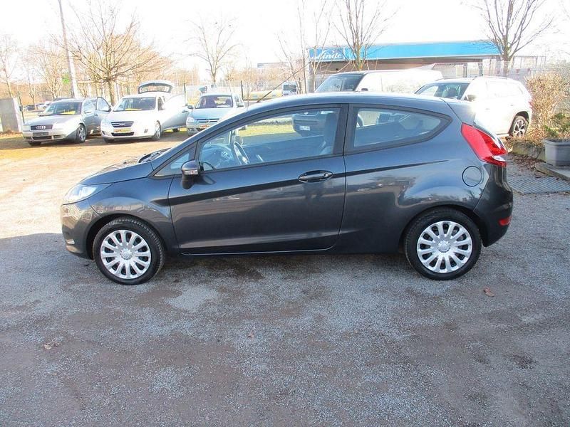 Gebraucht Ford Fiesta Trend 82 PS (60 kW) 2010 Schwarz Kleinwagen