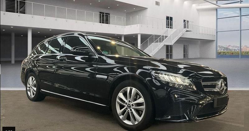 Schwarz Gebraucht 2020 Mercedes C180 Limousine | 18.890 € (Superpreis) - Bild 1/4