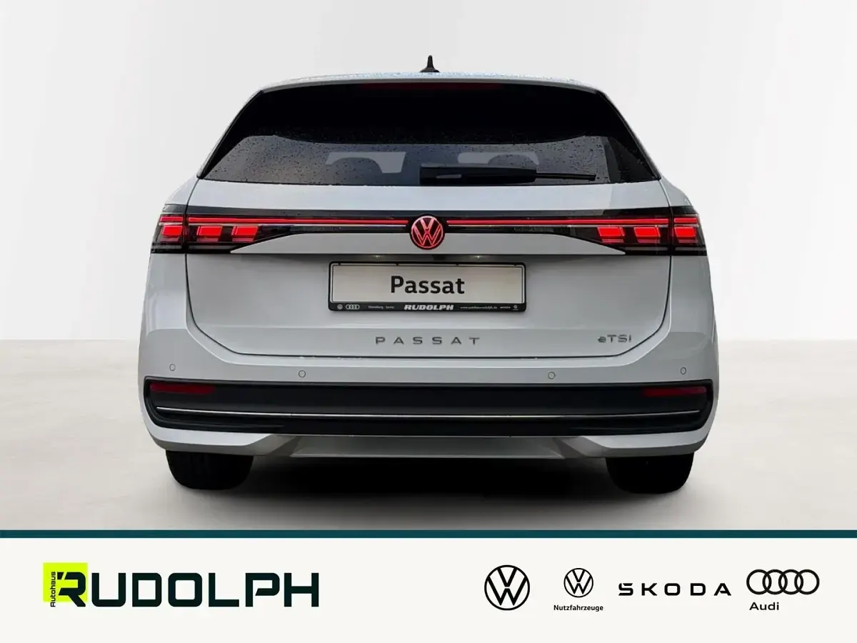 Neu VW Passat Business 360 PS (264 kW) 2025 Oryxweiß perlmutteffekt Kombi