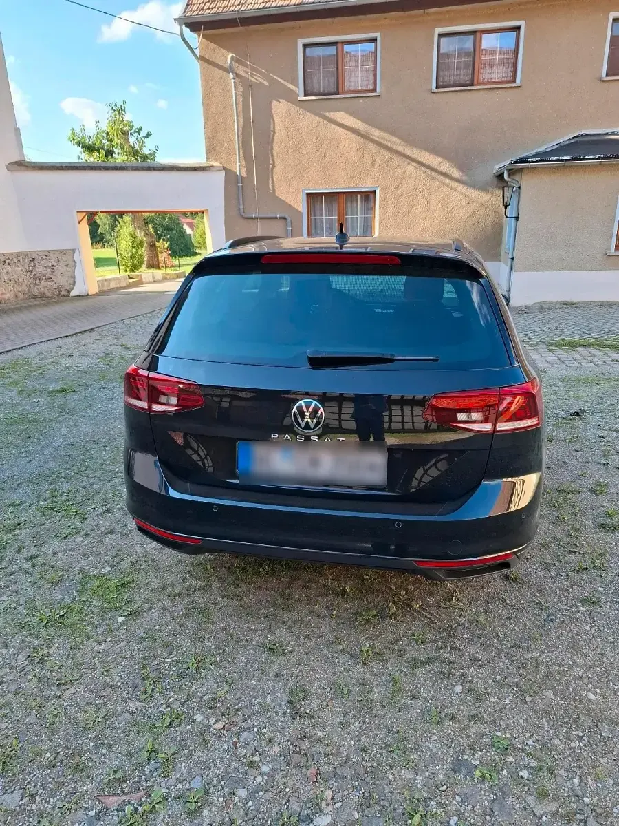 Gebraucht VW Passat 150 PS (110 kW) 2021 Schwarz Kombi