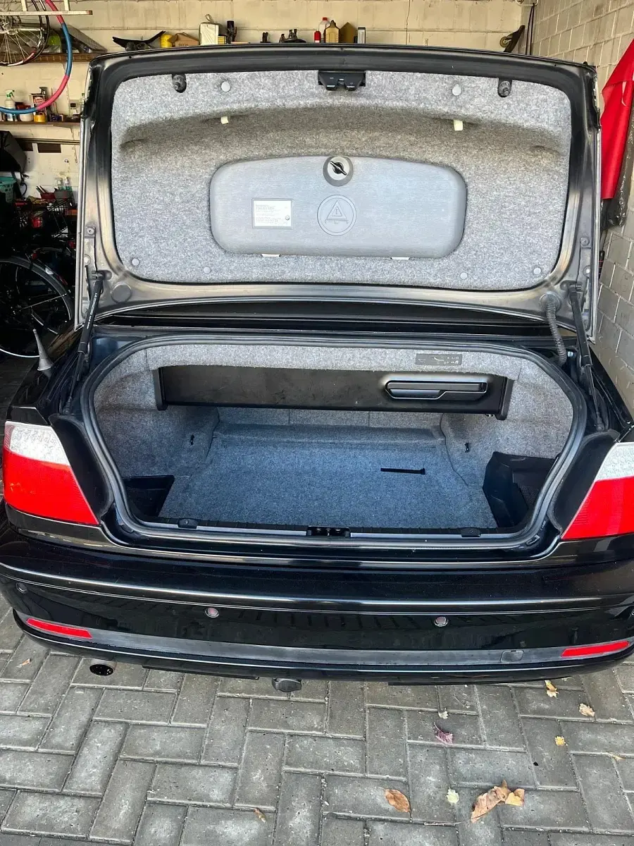 Gebraucht BMW 318 Cabriolet 150 PS (110 kW) 2007 Schwarz Cabrio