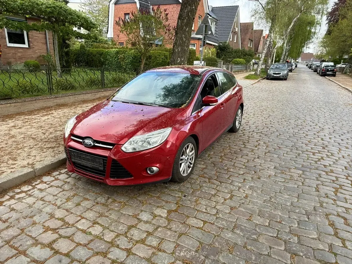 Gebraucht Ford Focus 2012 Rot Kleinwagen