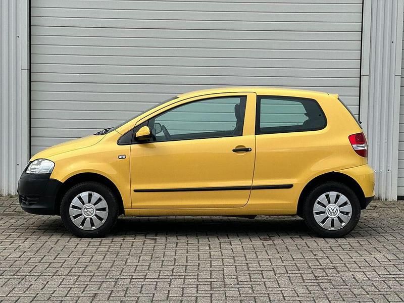 Gebraucht VW Fox Basis 54 PS (39 kW) 2005 Gelb Kleinwagen
