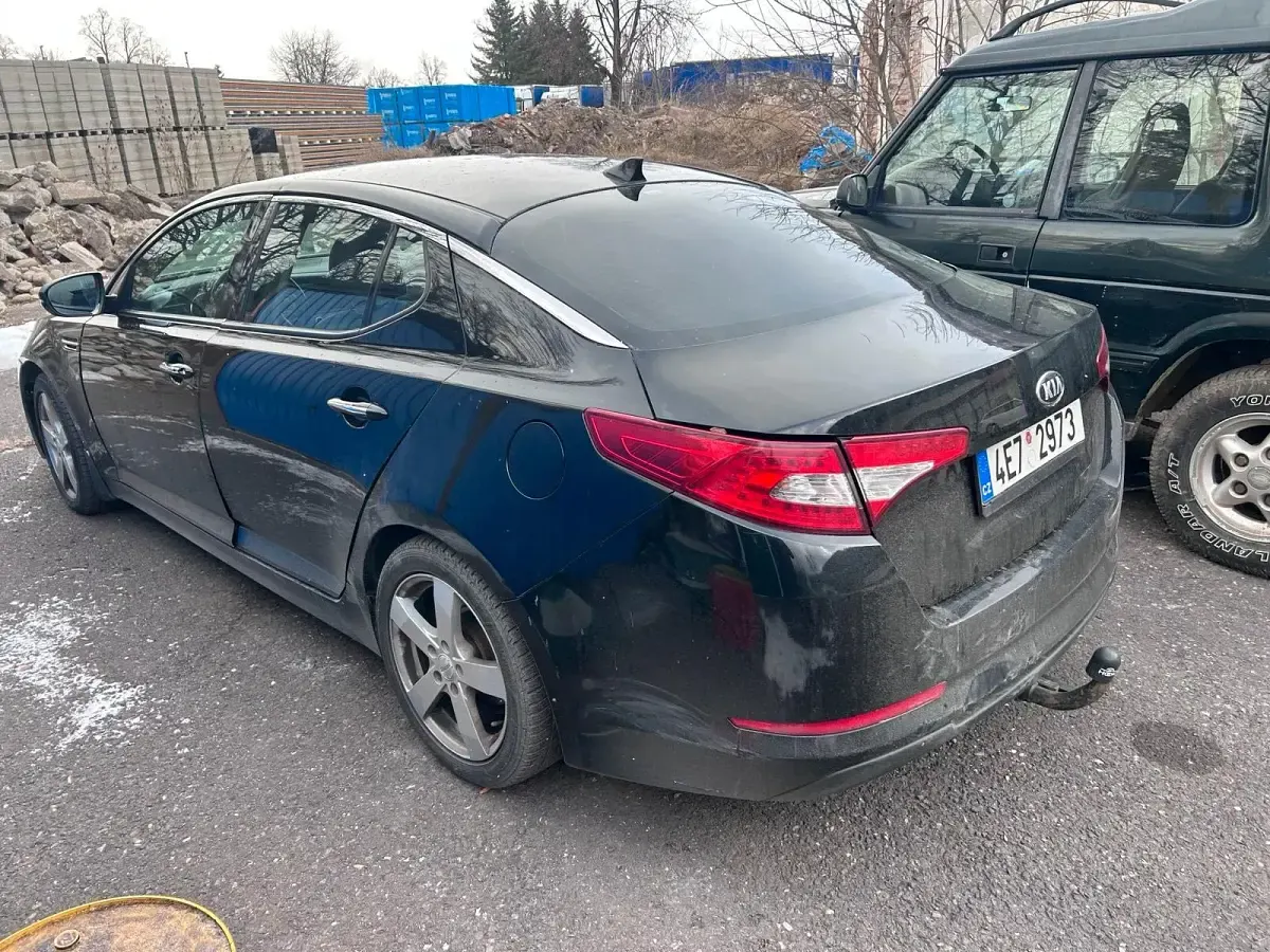 Gebraucht Kia Optima 100 PS (73 kW) 2014 Schwarz Limousine
