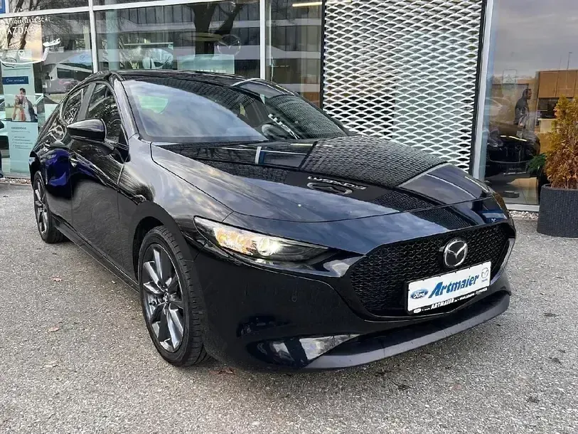 Używany Mazda 3 Selection 122 KM (89 kW) 2021 Czarny Sedan/Limuzyna
