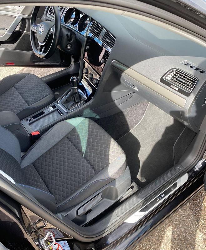 Gebraucht VW Golf VII Join 116 PS (85 kW) 2018 Schwarz Limousine