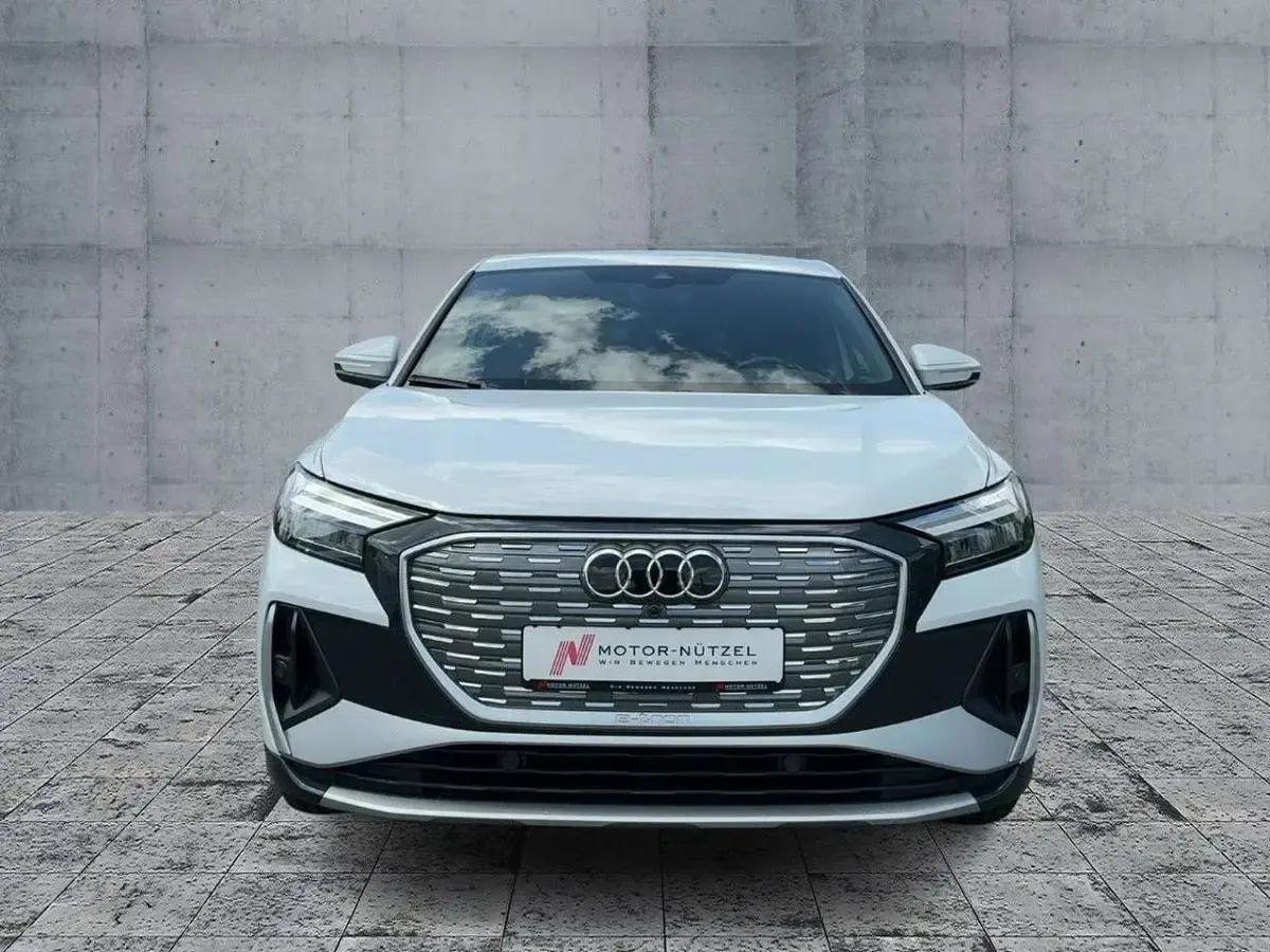 Gebraucht Audi Q4 e-tron S-Line 125 kW (170 PS) 2023 Gletscherweiß metallic SUV