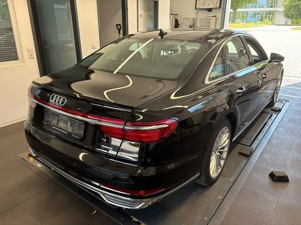 Gebraucht Audi A8 Ambiente 449 PS (330 kW) 2020 Schwarz Limousine