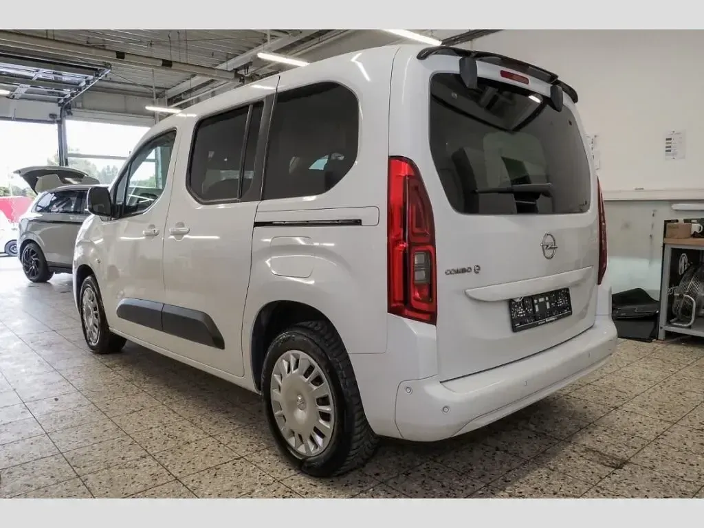 Gebraucht Opel Combo-e Life Elegance 100 kW (136 PS) 2023 U) (weiss Van / Kleinbus