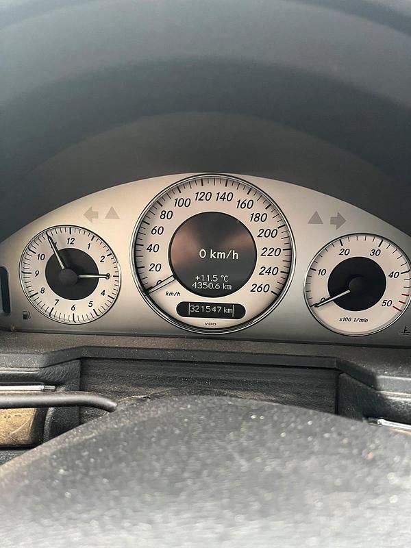 Gebraucht Mercedes E280 190 PS (139 kW) 2006 Schwarz Kombi