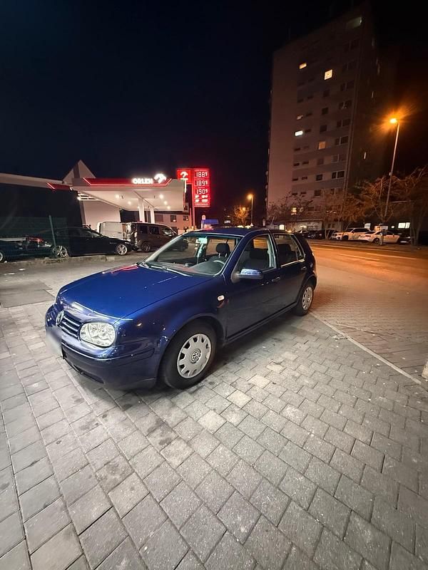 Gebraucht VW Golf IV 101 PS (74 kW) 2000 Blau Kleinwagen