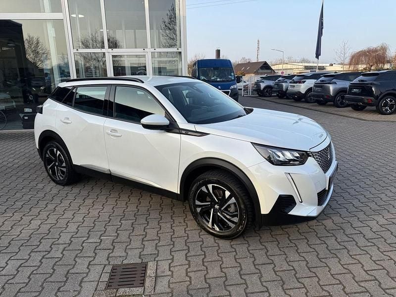 Gebraucht Peugeot e-2008 Allure 100 kW (136 PS) 2021 Lack weiss perlglãnzend/typ a SUV