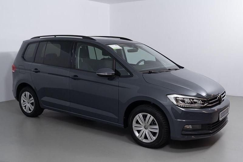 Gebraucht VW Touran Comfortline 150 PS (110 kW) 2023 Grau Van / Kleinbus