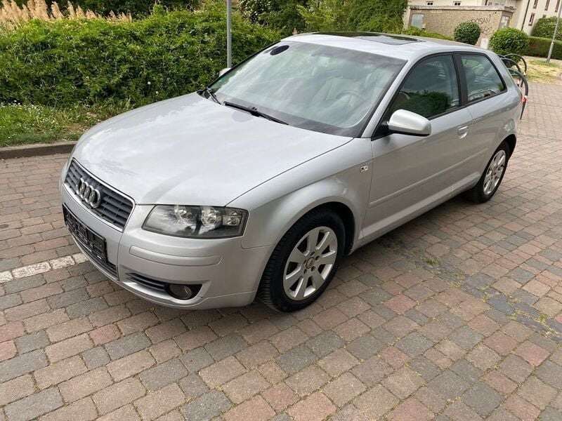Silber Gebraucht 2003 Audi A3 Ambiente Limousine | 4.500 € (Etwas zu teuer) - Bild 1/2