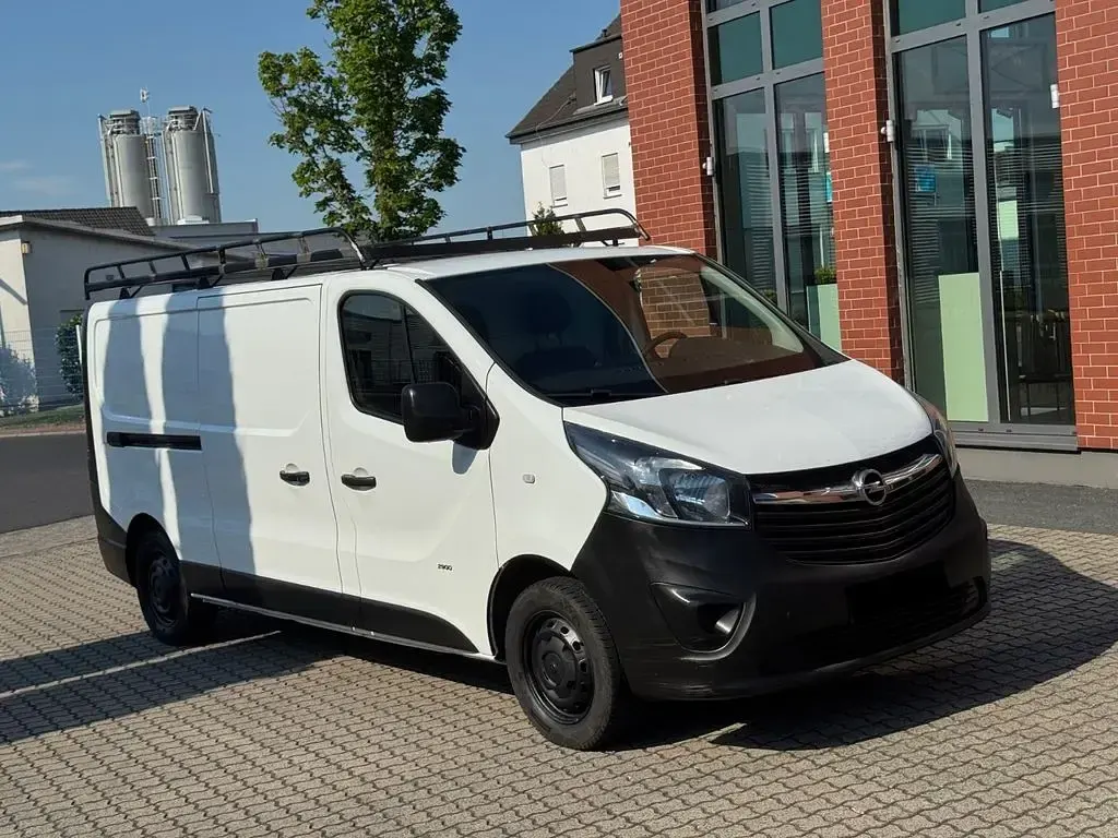 Gebraucht Opel Vivaro 116 PS (85 kW) 2016 Weiß Van / Kleinbus