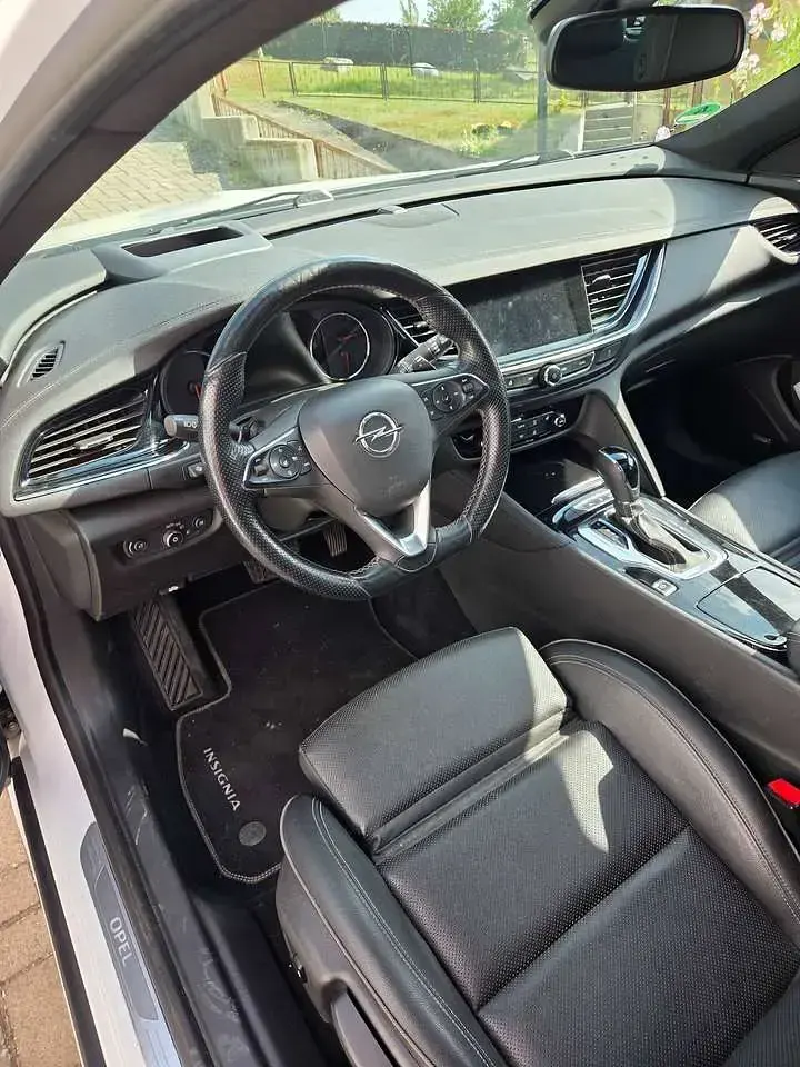 Gebraucht Opel Insignia Exklusiv 211 PS (155 kW) 2018 Weiß Kombi