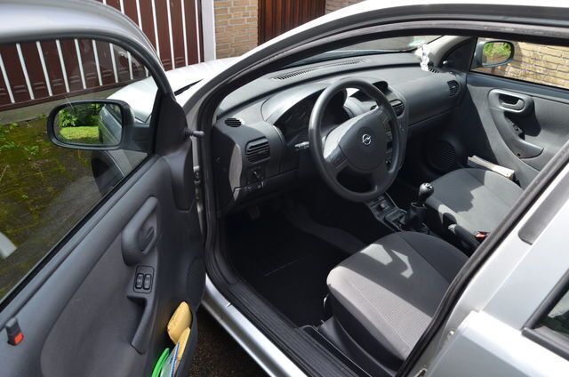 Gebraucht Opel Corsa 75 PS (55 kW) 2003 Silber Kleinwagen