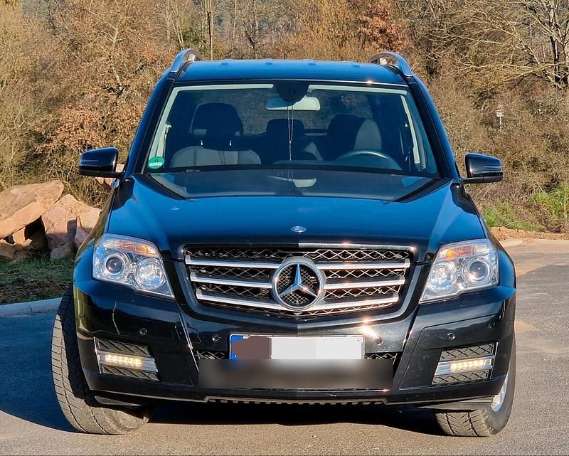 Schwarz Gebraucht 2010 Mercedes GLK220 SUV | 14.960 € (Etwas zu teuer) - Bild 1/4