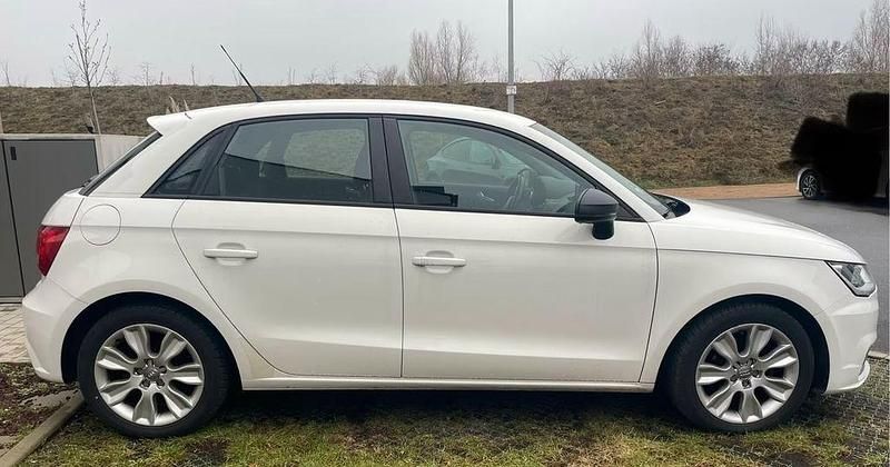 Gebraucht Audi A1 Sportback 90 PS (66 kW) 2015 Weiß Kleinwagen