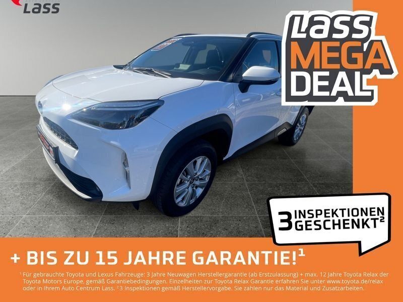Schneeweiß Gebraucht 2024 Toyota Yaris Hybrid Comfort Limousine | 23.980 € (Etwas zu teuer) - Bild 1/4