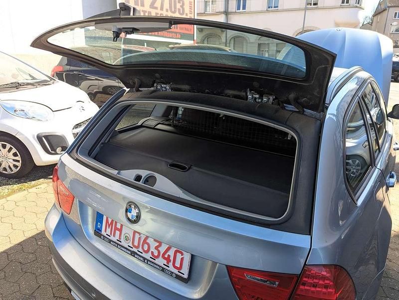 Gebraucht BMW 318 143 PS (105 kW) 2010 Bluewater metallic Kombi