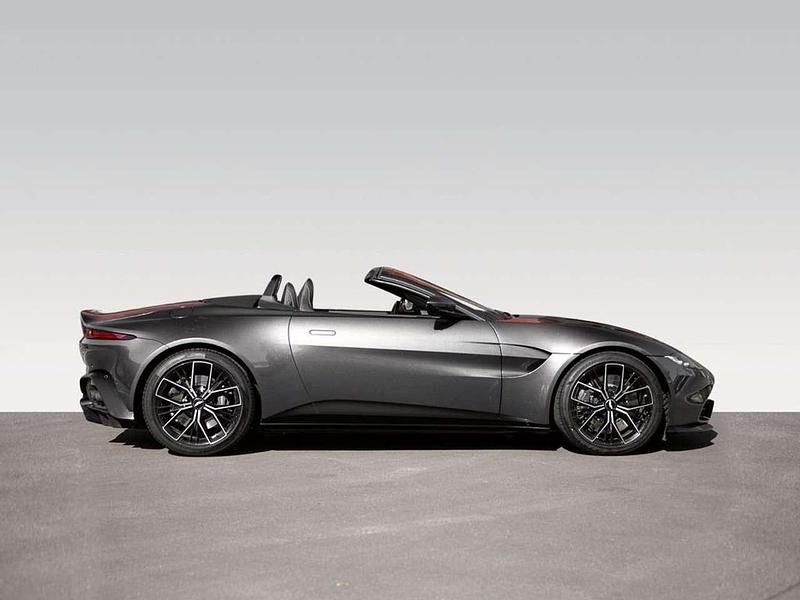 Magnetic silver Gebraucht 2021 Aston Martin Vantage Coupé | 124.500 € (Superpreis) - Bild 1/4