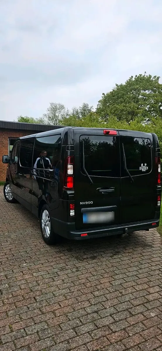 Gebraucht Nissan NV300 145 PS (106 kW) 2017 Schwarz Van