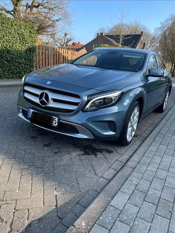 Gebraucht Mercedes GLA220 170 PS (125 kW) 2014 Blau SUV