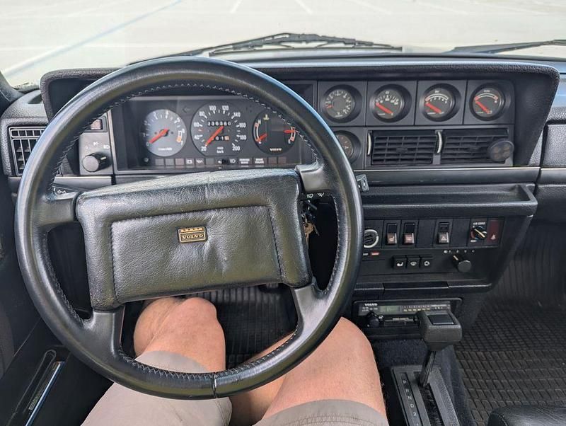 Gebraucht Volvo 240 131 PS (96 kW) 1984 Grau Limousine